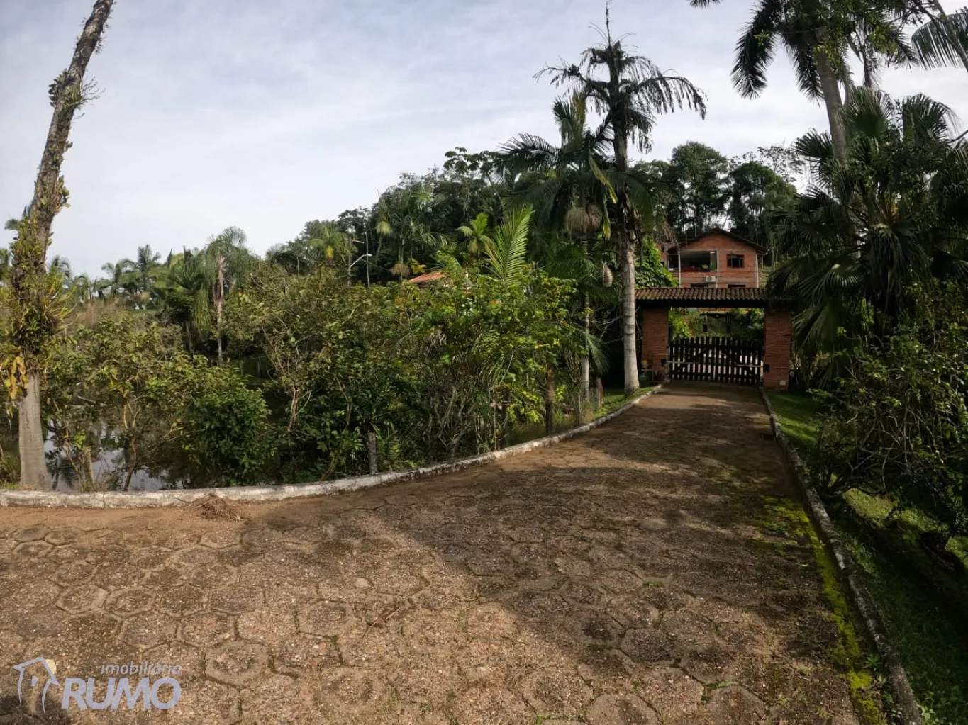 Sitio dentro da cidade - foto 1