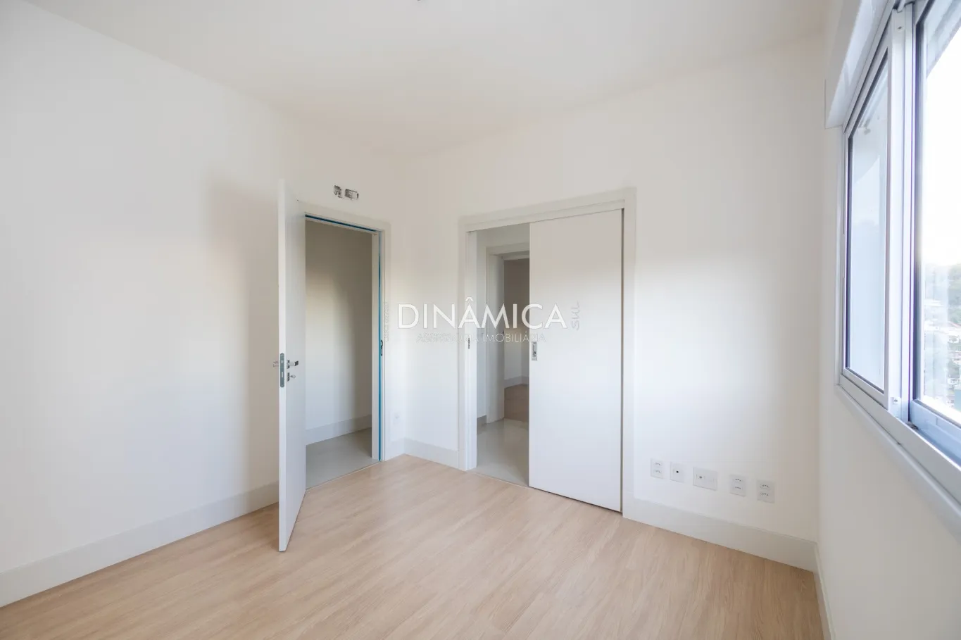 Venha morar bem no coração da Vila Nova, apartamento com 03 suítes e demais dependências! — foto 7