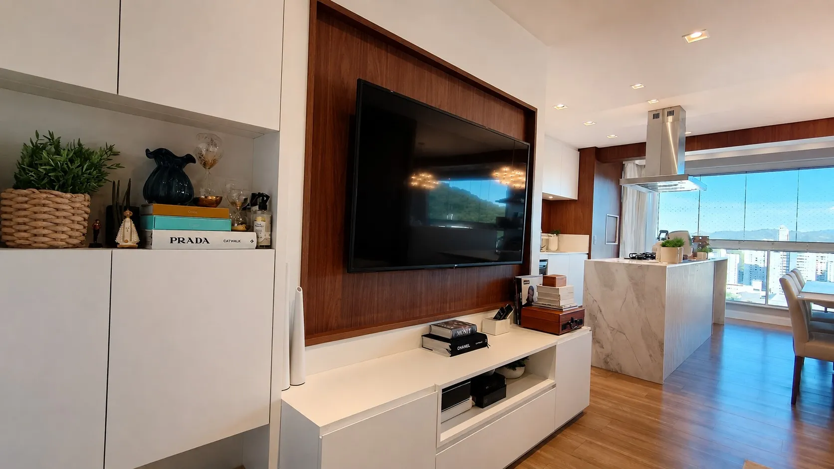 Apartamento à venda com 3 quartos, sendo 1 suíte, 2 vagas, 83m² na região do bairro Itoupava Seca, próximo à Rua Antônio da Veiga, Blumenau