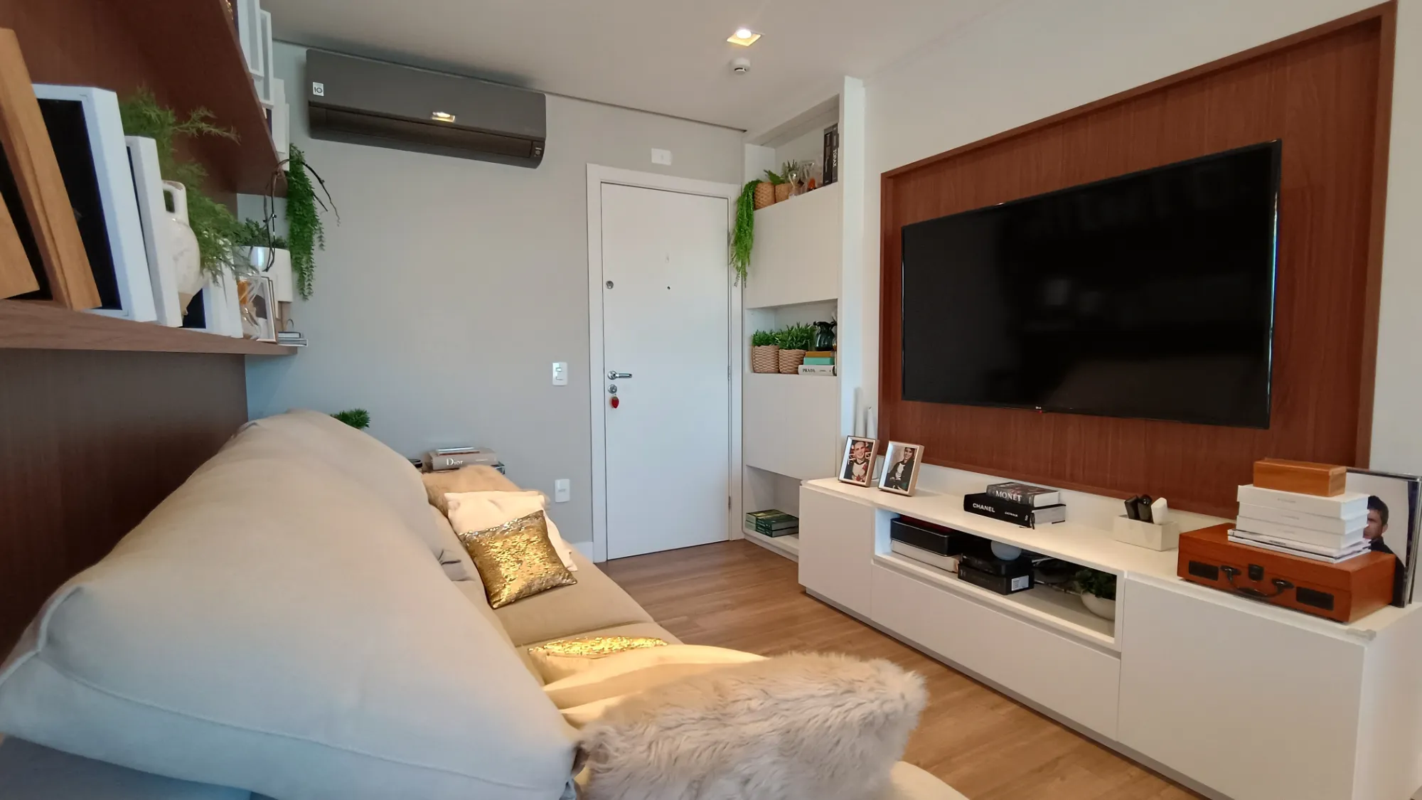 Apartamento à venda com 3 quartos, sendo 1 suíte, 2 vagas, 83m² na região do bairro Itoupava Seca, próximo à Rua Antônio da Veiga, Blumenau