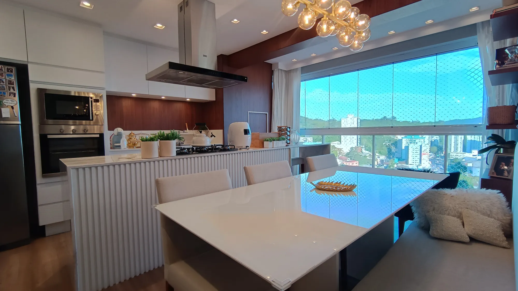 Apartamento à venda com 3 quartos, sendo 1 suíte, 2 vagas, 83m² na região do bairro Itoupava Seca, próximo à Rua Antônio da Veiga, Blumenau