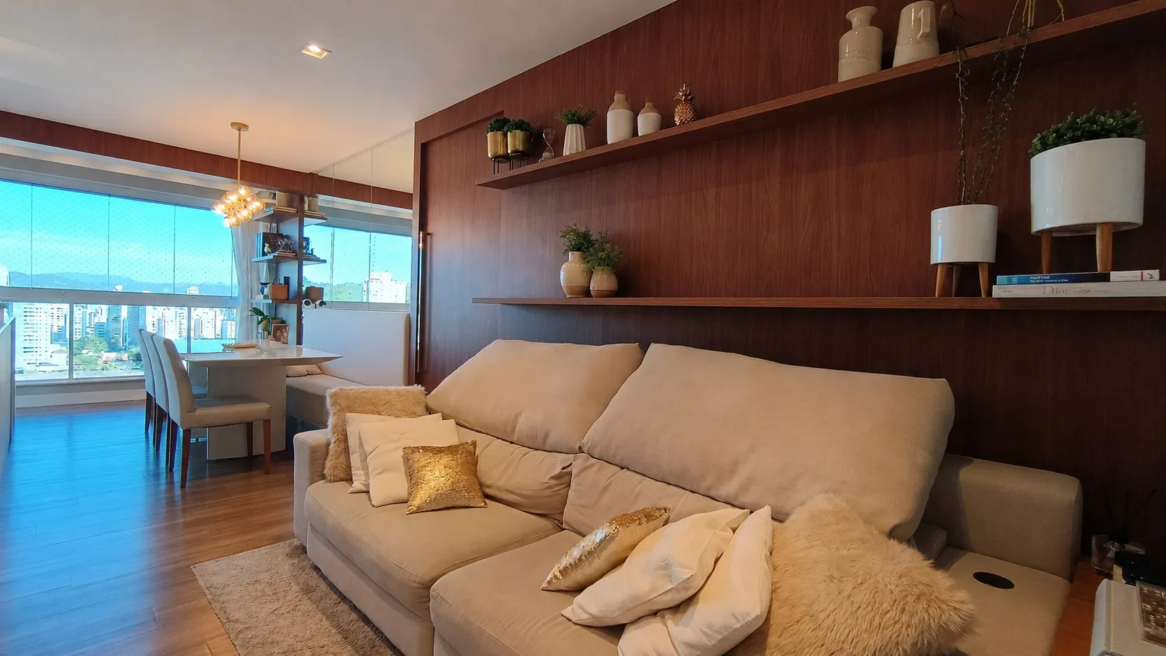 Apartamento à venda com 3 quartos, sendo 1 suíte, 2 vagas, 83m² na região do bairro Itoupava Seca, próximo à Rua Antônio da Veiga, Blumenau