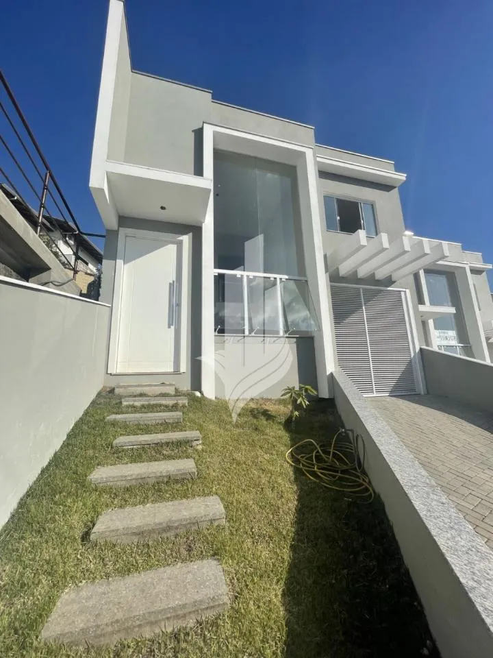 Sobrado novo de alto padrão em excelente região no bairro Escola Agricola — foto 2