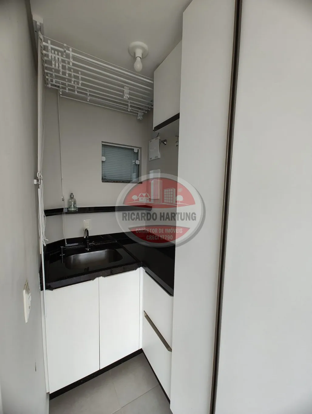 Sobrado escriturado, averbado, quitado e finamente decorado e mobiliado, localizado no bairro Garcia — foto 5