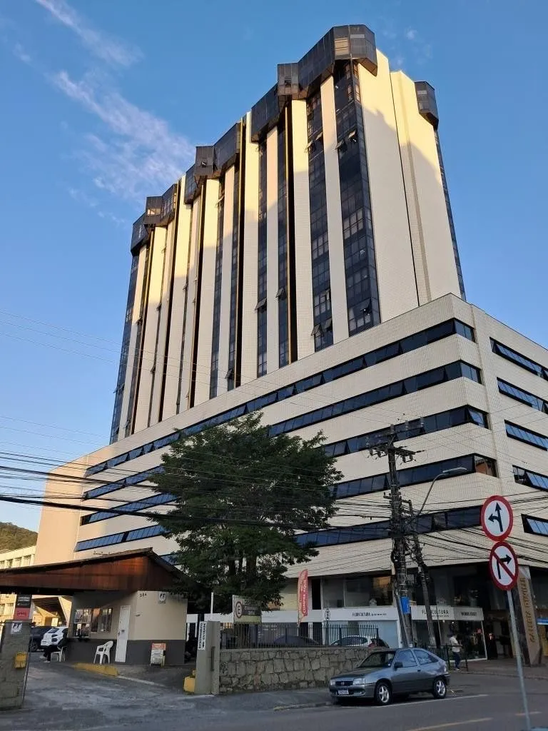 Sala/Escritório à venda, 1 vaga, 33m² no Centro, Joinville - foto 1