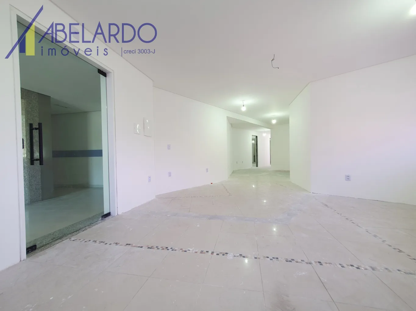 Oferta exclusiva de R$750.000,00 por R$700.000,00 por tempo limitado. Buscando uma sala comercial ampla? Este imóvel dispõe de 215,66 m privativos! 3 amplas salas integradas para melhor lhe atender estruturalmente. — foto 4
