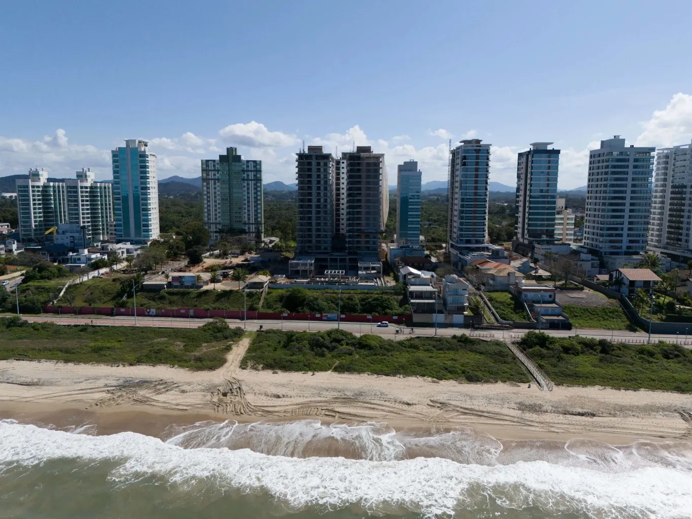 Upside com 2 dormitórios e 1 suíte com áreas de lazer no Itacolomi em Baln. Piçarras! (Cód. 12412) - foto 1