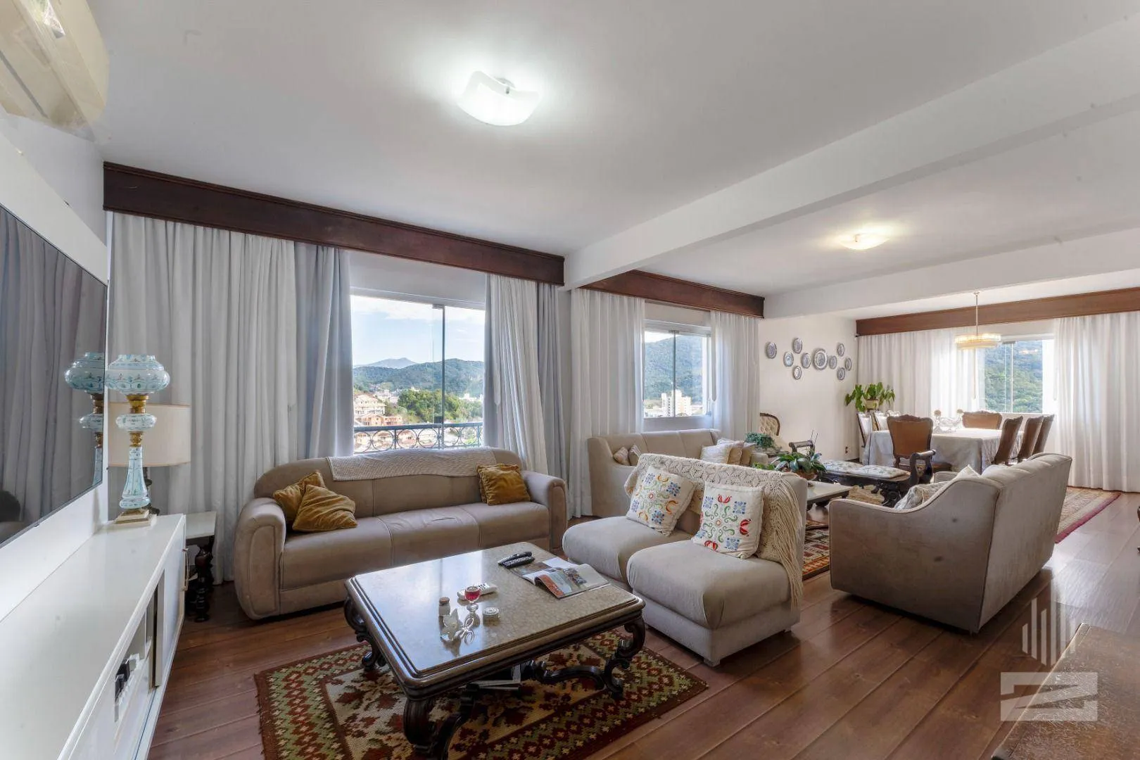 Apartamento de Alto Padrão à Venda com 2 Dormitórios e Mobiliado no bairro Garcia em Blumenau — foto 2