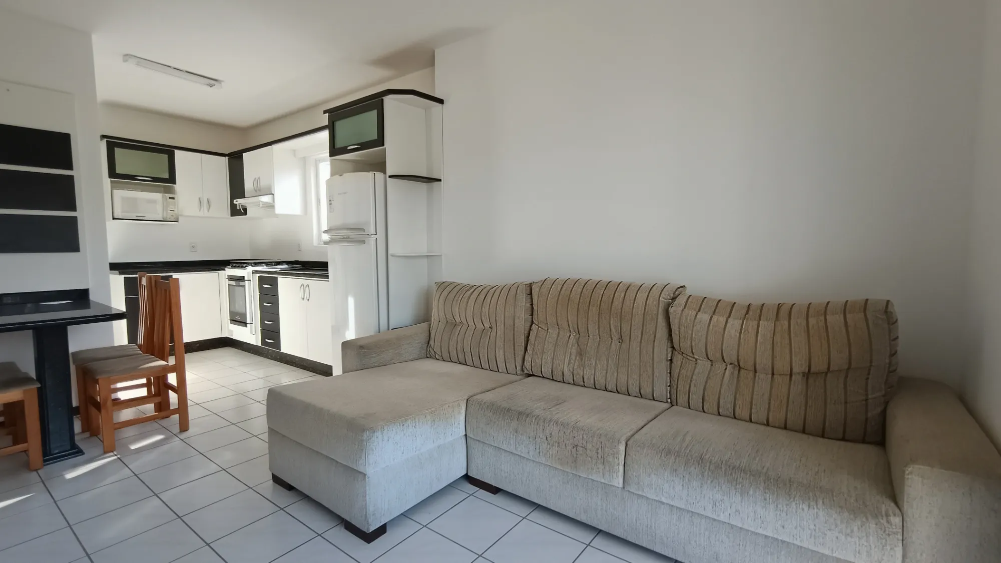 Apartamento à venda com 2 quartos, 1 vaga, 52m² na região do bairro Bela Vista, próximo à Rua Adriano Kormann, Gaspar