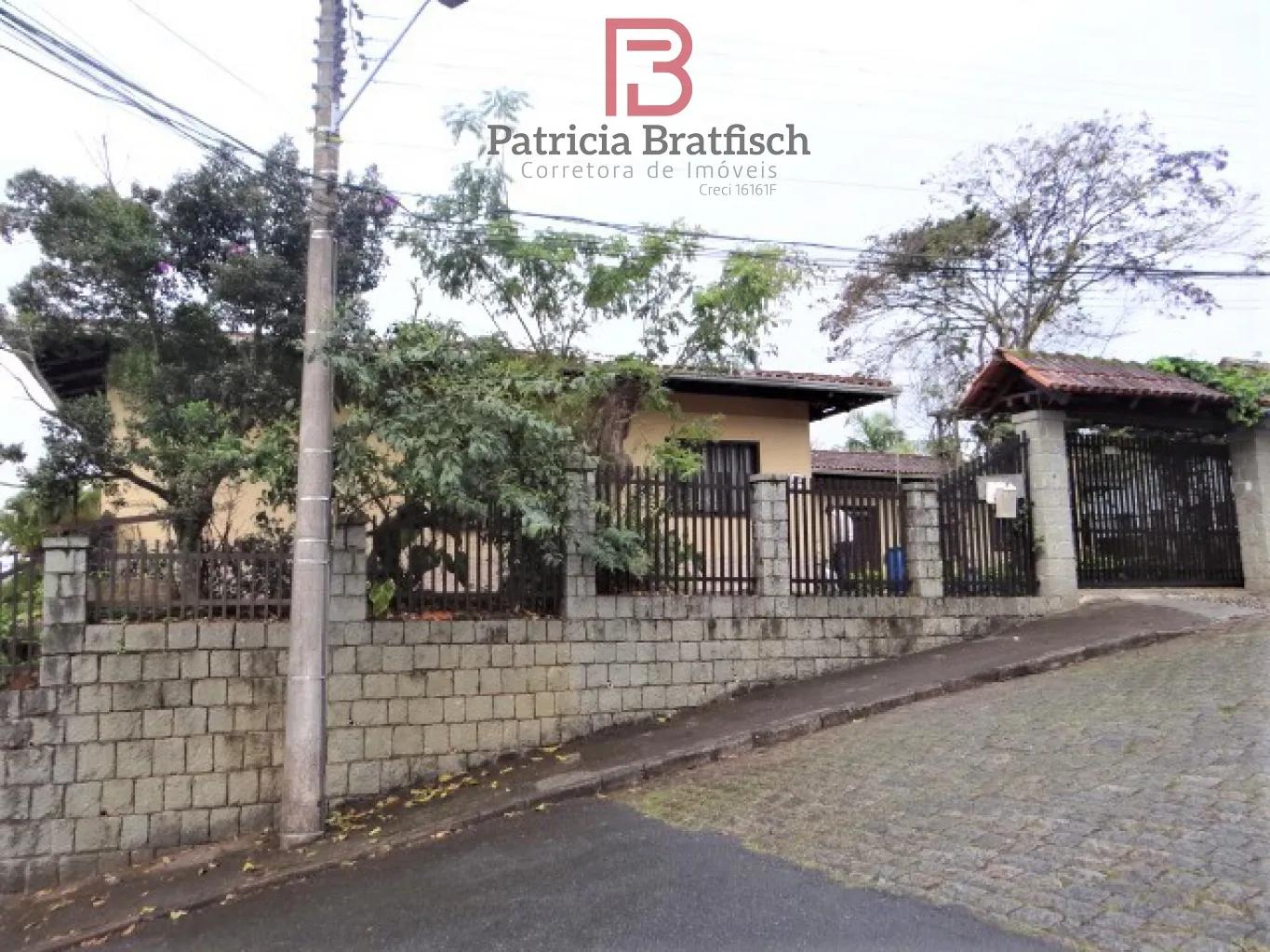 Casa residencial / comercial nas proximidades da Millium - Escola Agrícola. Duas casas no terreno — foto 4