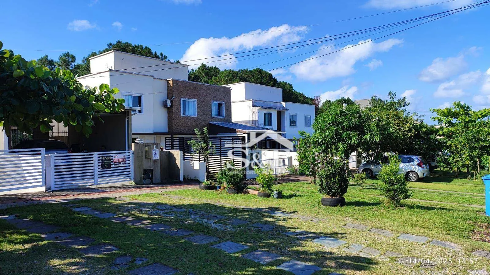 Sobrado com 3 dormitórios, e kitnet nos fundos, com escritura pública! — foto 3