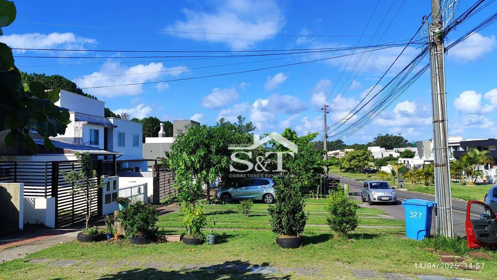 Sobrado com 3 dormitórios, e kitnet nos fundos, com escritura pública! — foto 4