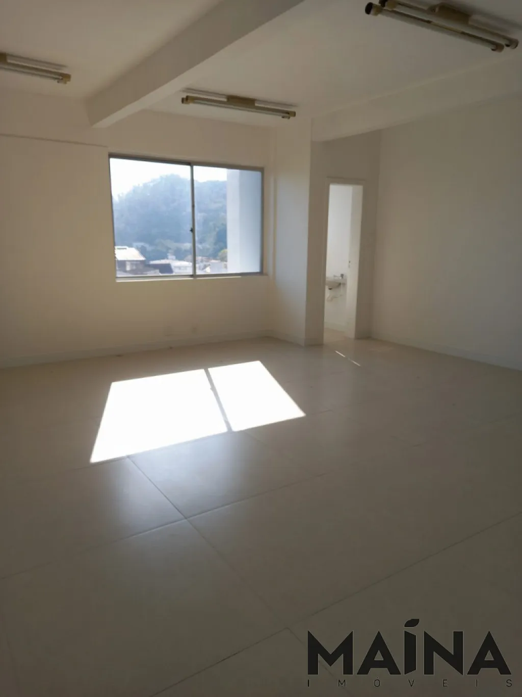 Sala comercial Centro de Blumenau, ótima localização. — foto 2