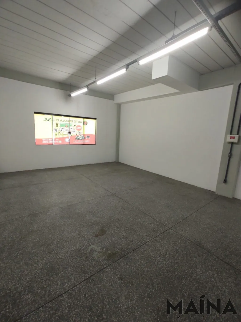 EXCELENTE SALA COMERCIAL COM UMA BOA LOCALIZAÇÃO! — foto 3