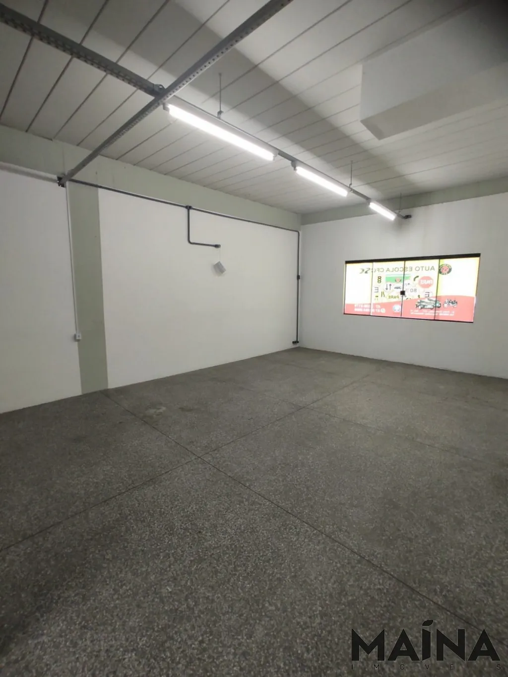 EXCELENTE SALA COMERCIAL COM UMA BOA LOCALIZAÇÃO! — foto 4