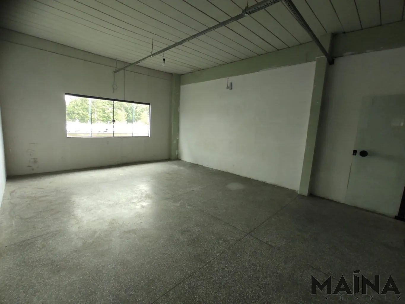 EXCELENTE SALA COMERCIAL COM UMA BOA LOCALIZAÇÃO! — foto 4