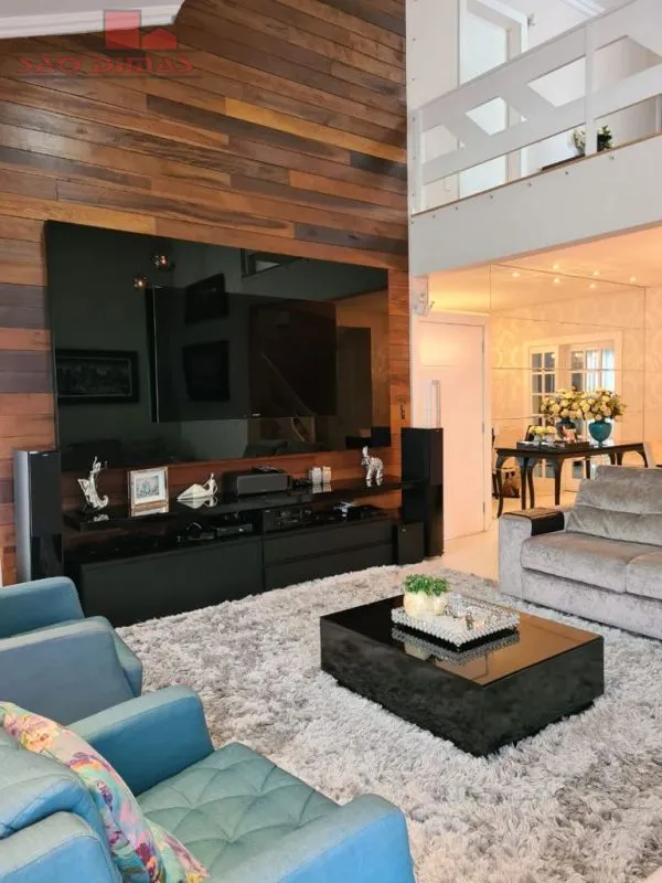 Ampla Casa no Bairro Fortaleza contendo 3 Quartos com 2 pisos — foto 3