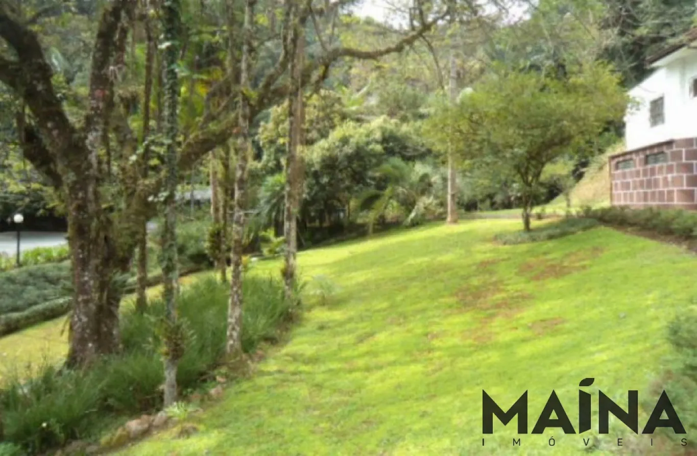 Casa no centro com amplo terreno em Blumenau — foto 3