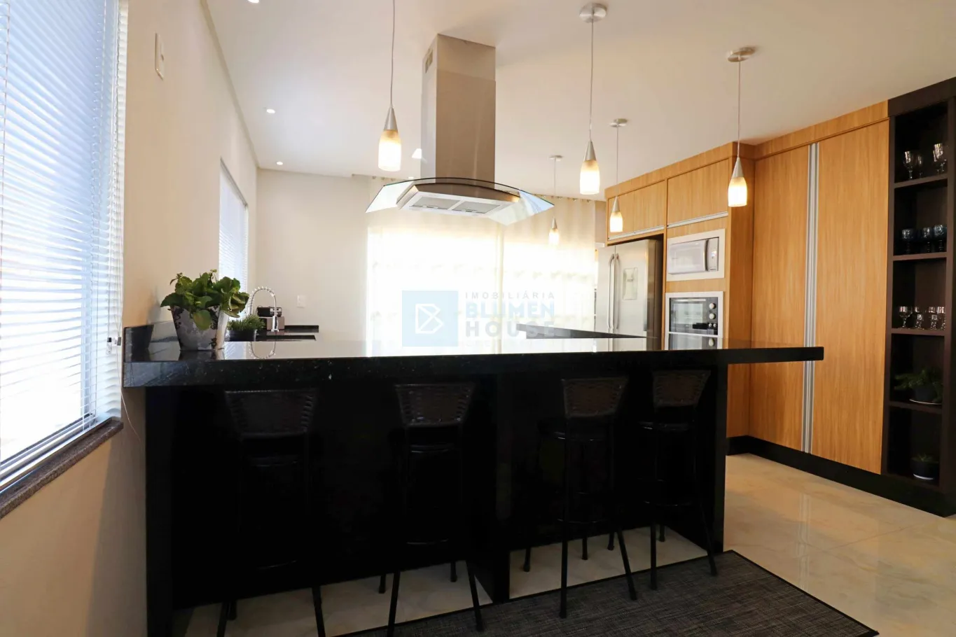 Belíssima casa de alto padrão em Gaspar! — foto 4