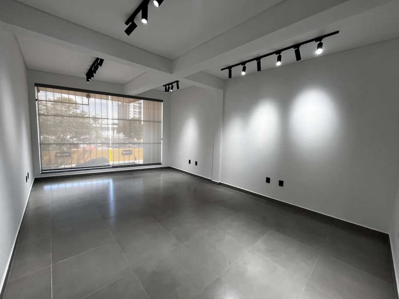 Sala comercial piso superior com cerca de 30m na Av. Nereu Ramos no bairro Itacolomi em Balneário Piçarras/SC (Cód. 12748) — foto 3