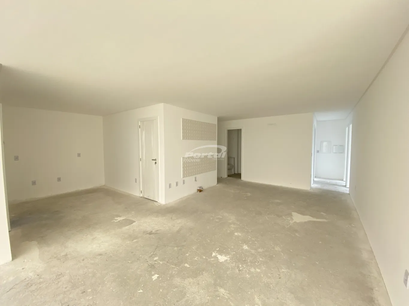 Apartamento com 3 suítes, a cerca de 100 metros do mar no centro de Balneário Piçarras/SC (Cód. 12854) — foto 5