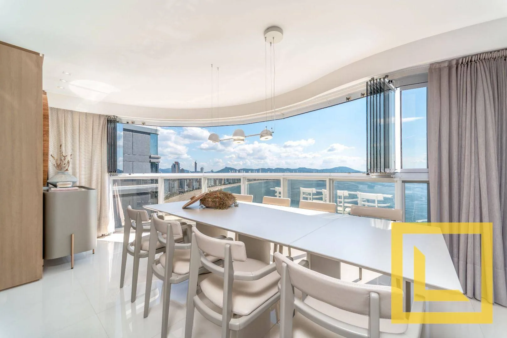 Apartamento com 4 Suítes à venda, 237 m por R$ 10.100.000 - Barra Sul - Balneário Camboriú/SC - foto 1