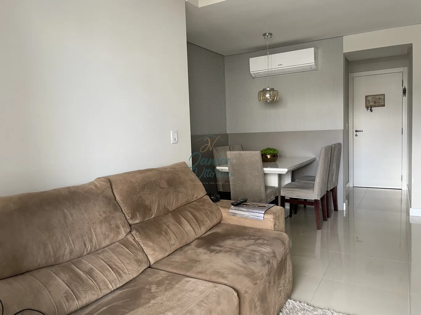 Uma ótima escolha para quem deseja morar em um apartamento confortável e muito bem decorado de uma suíte, sacada com churrasqueria. — foto 5