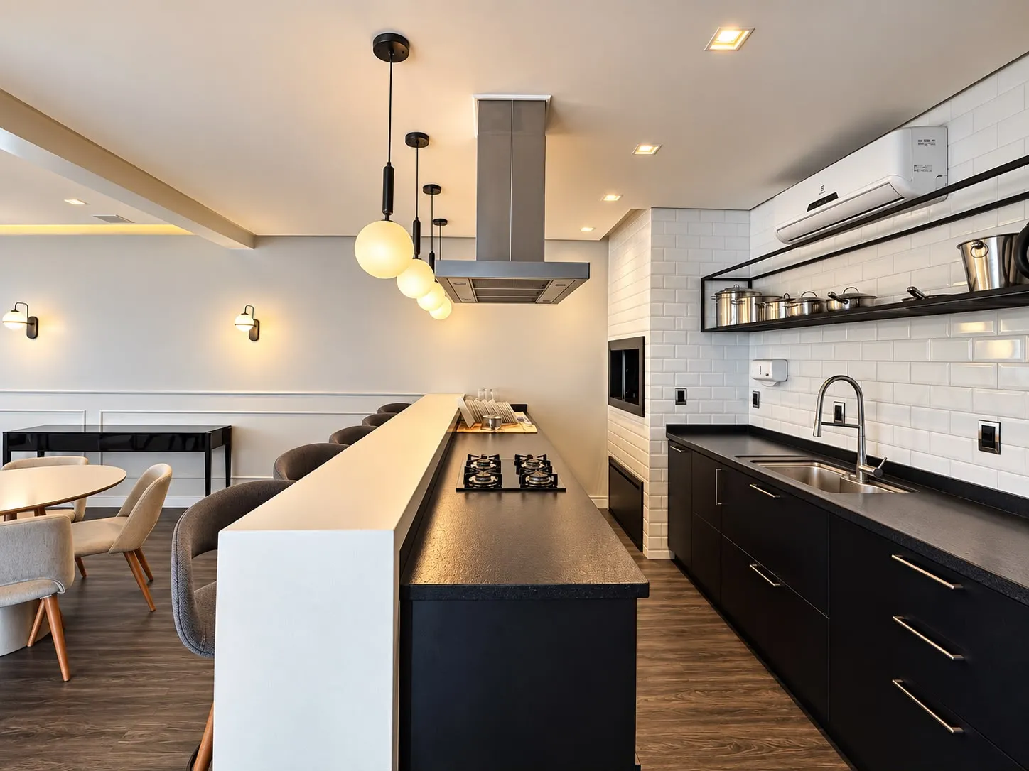 Apartamento à venda com 2 quartos, sendo 1 suíte, 2 vagas, 76m² no Vila Nova, Blumenau