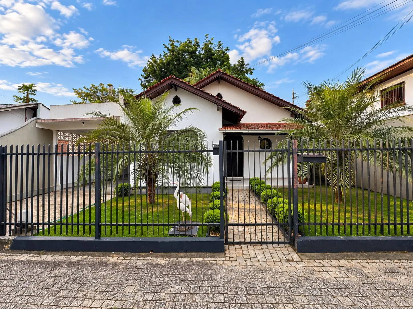 Casa à venda com 3 quartos, sendo 1 suíte, 3 vagas, 130m² no Garcia, Blumenau