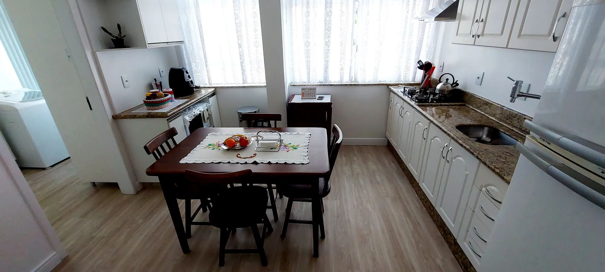 Amplo Apartamento 3 dormitórios -1 vaga -Centro da Cidade Próximo de mercado. - foto 1