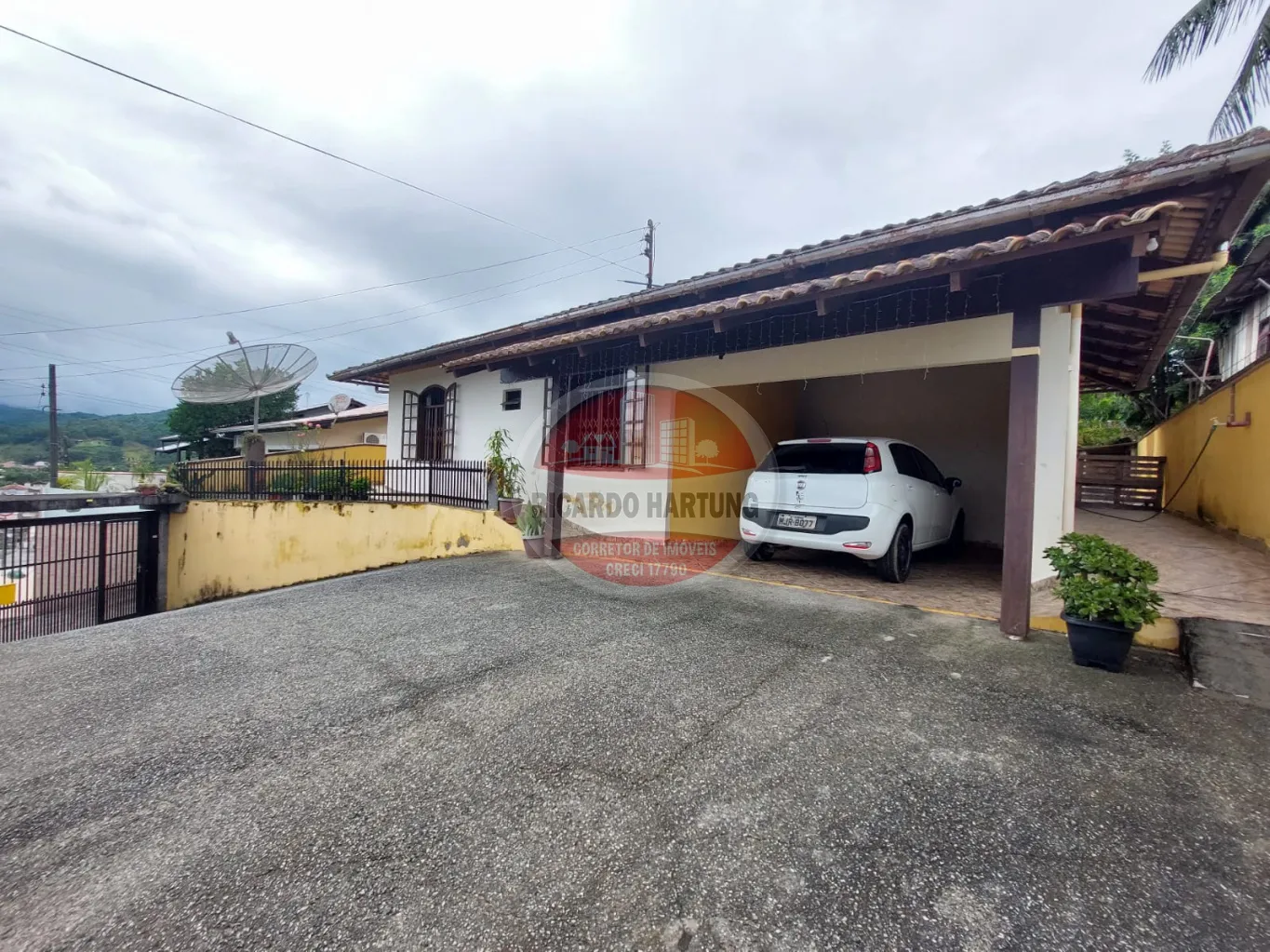 Casa de Alvenaria Averbada, localizada no bairro Itoupava Central, livre de desastres naturais — foto 2
