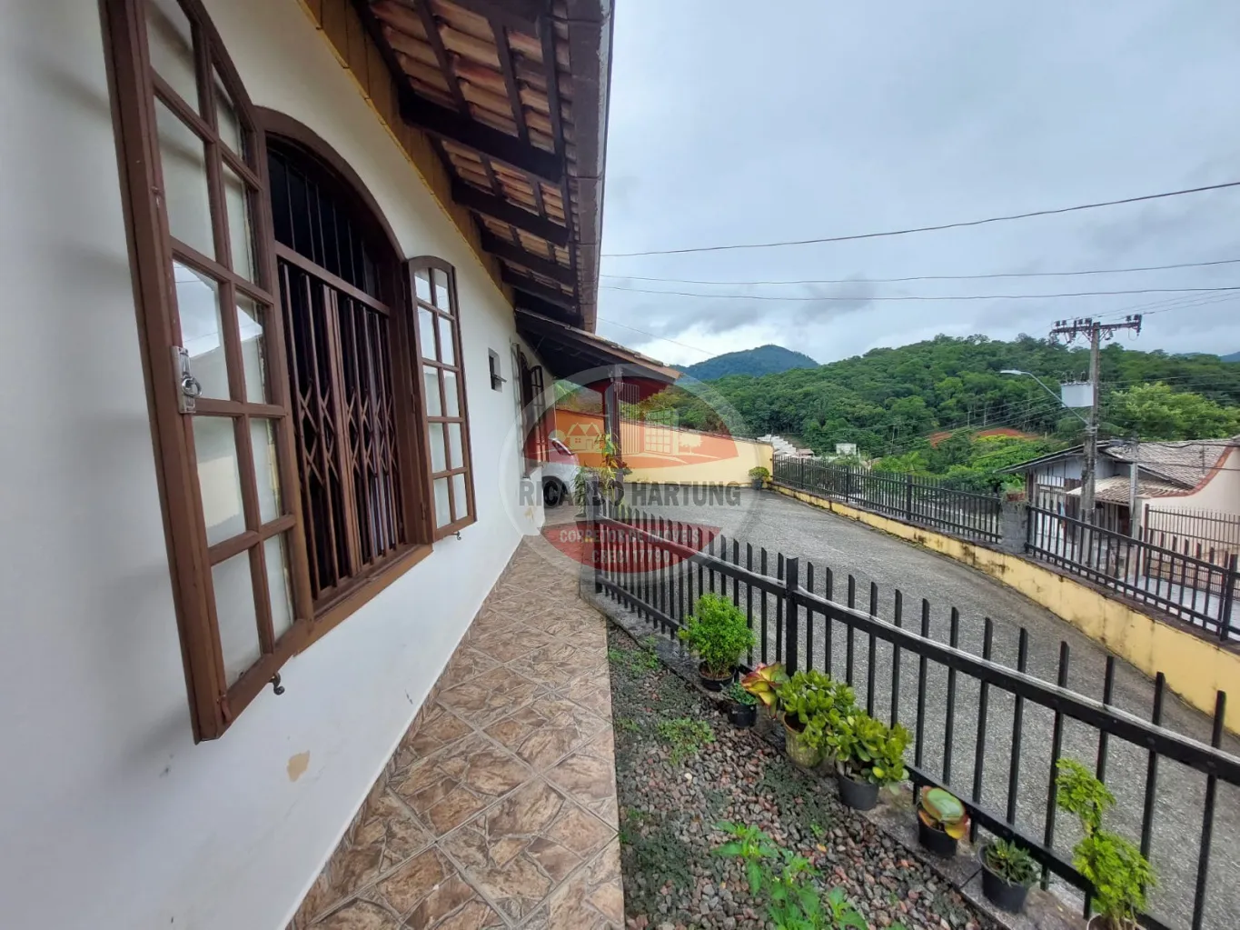 Casa de Alvenaria Averbada, localizada no bairro Itoupava Central, livre de desastres naturais — foto 3