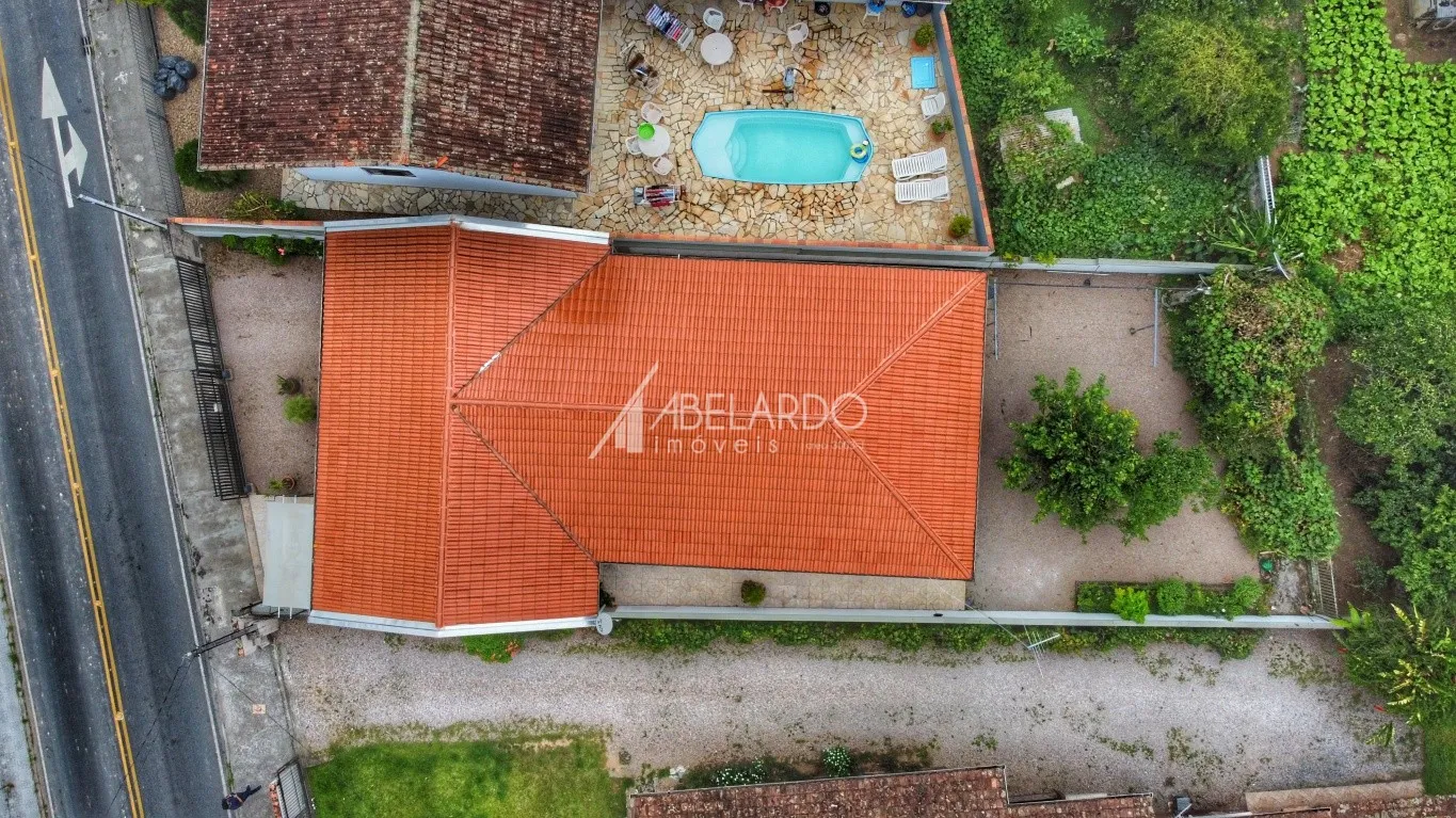 -ABELARDO IMÓVEIS - Excelente residência com 164 m de área construída em um terreno de 402 m no bairro Garcia. — foto 4