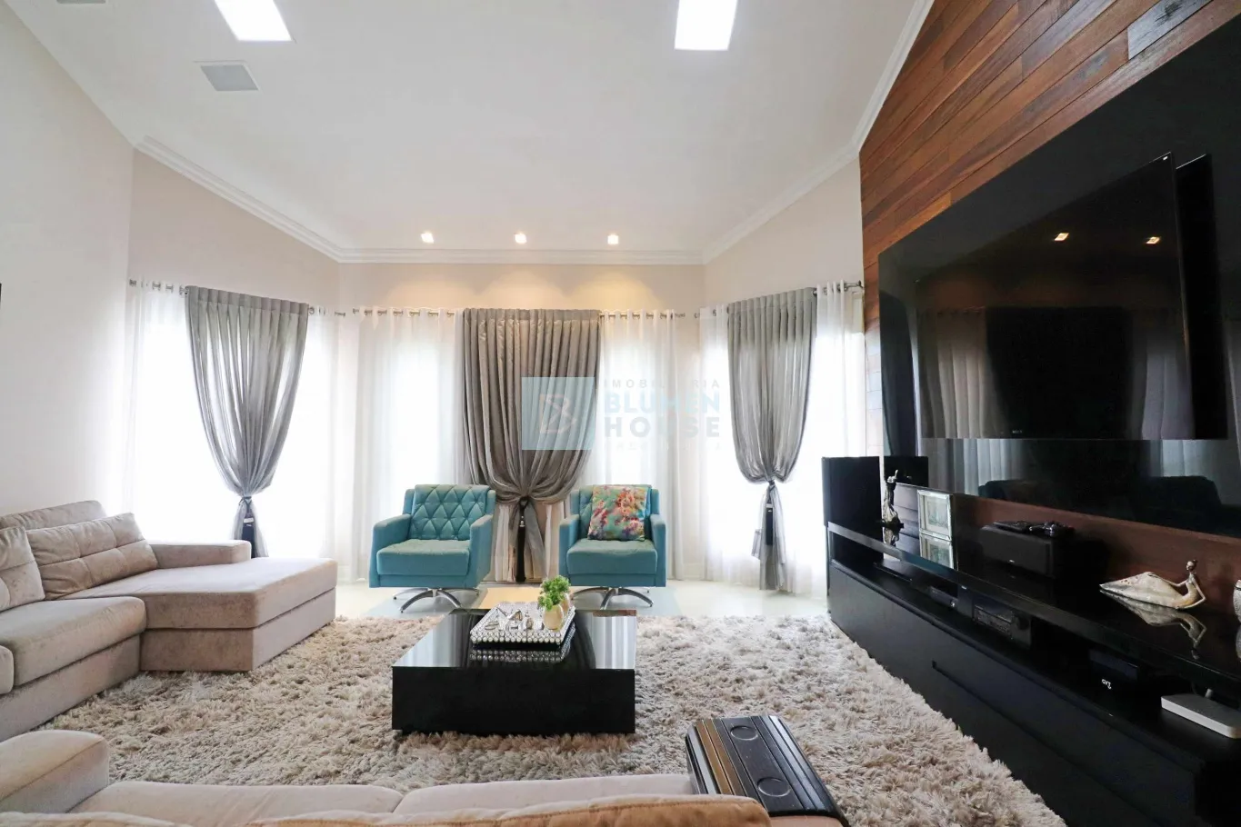 Excelente casa localizada no bairro Fortaleza! — foto 4