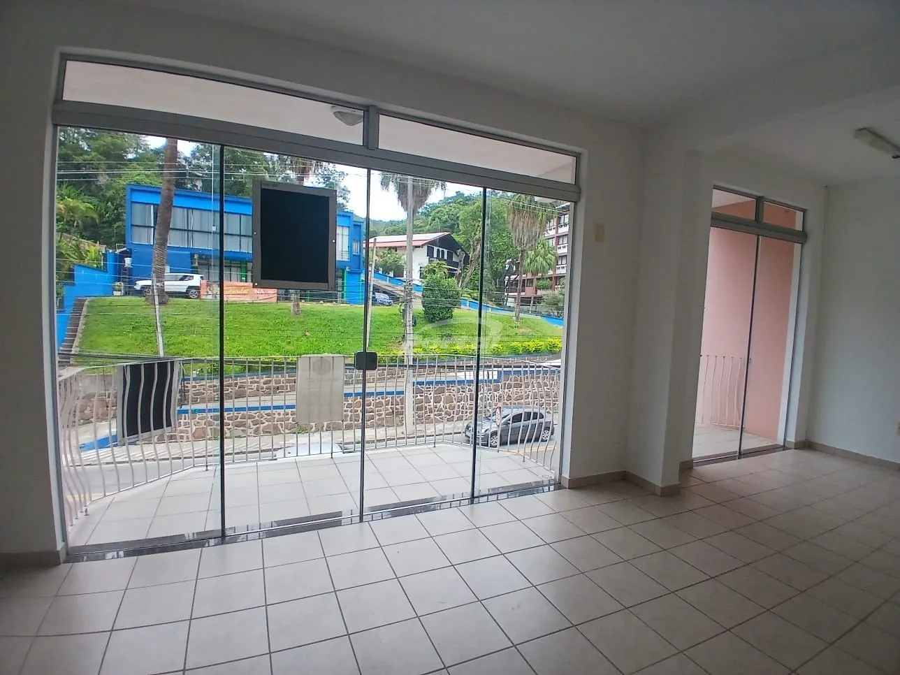 Sala comercial disponível para locação no bairro Bom Retiro, em Blumenau. — foto 3