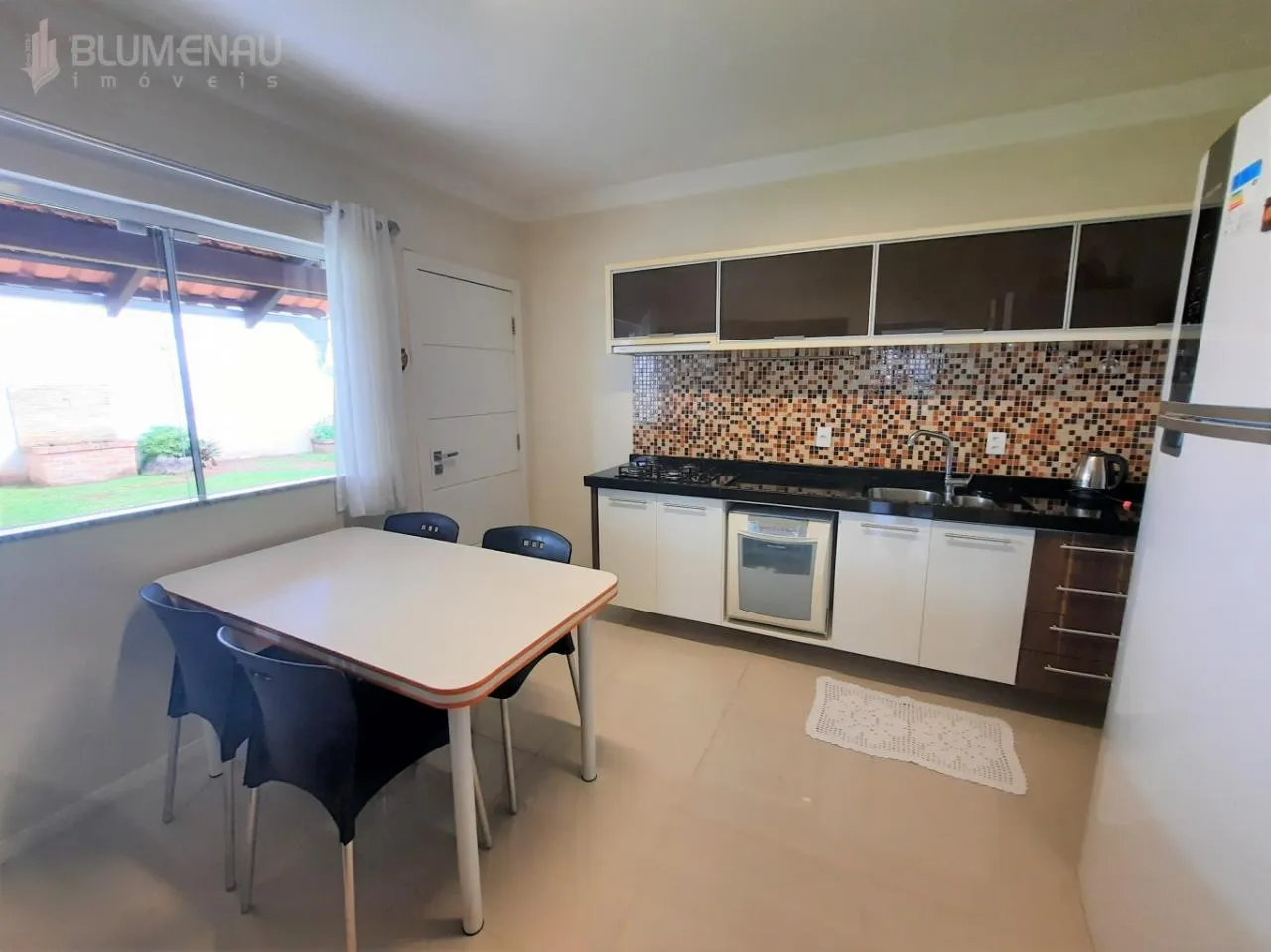 Casa no Bairro Escola Agrícola, com 281,00 m, contendo 3 dormitórios, sendo 1 suíte master. — foto 4