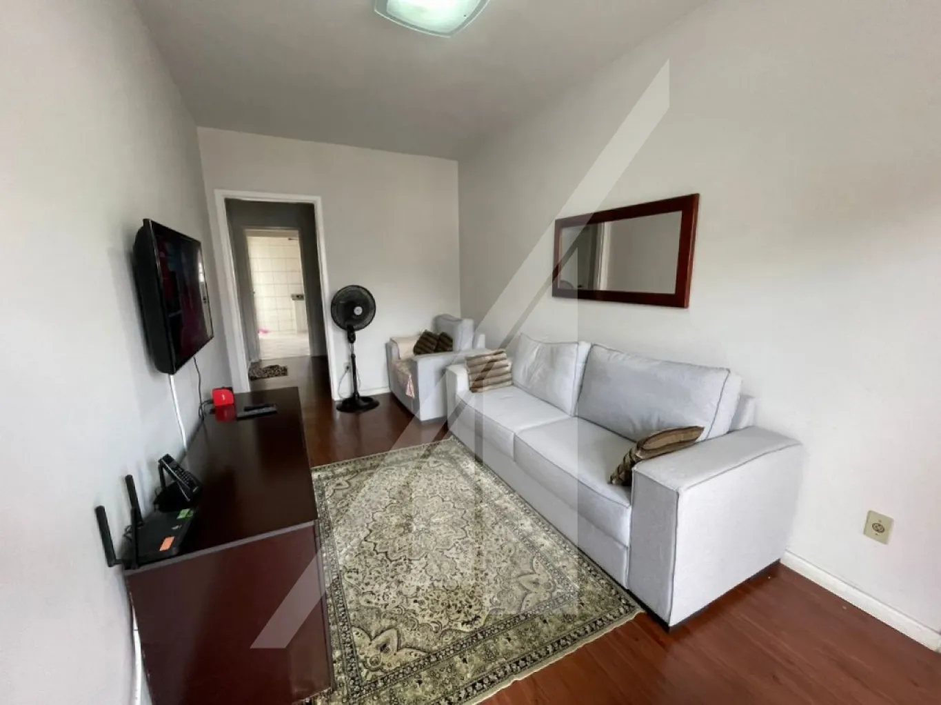 Apartamento, 79m de área privativa, 2 dormitórios, sendo uma suite, 1 vaga. — foto 2