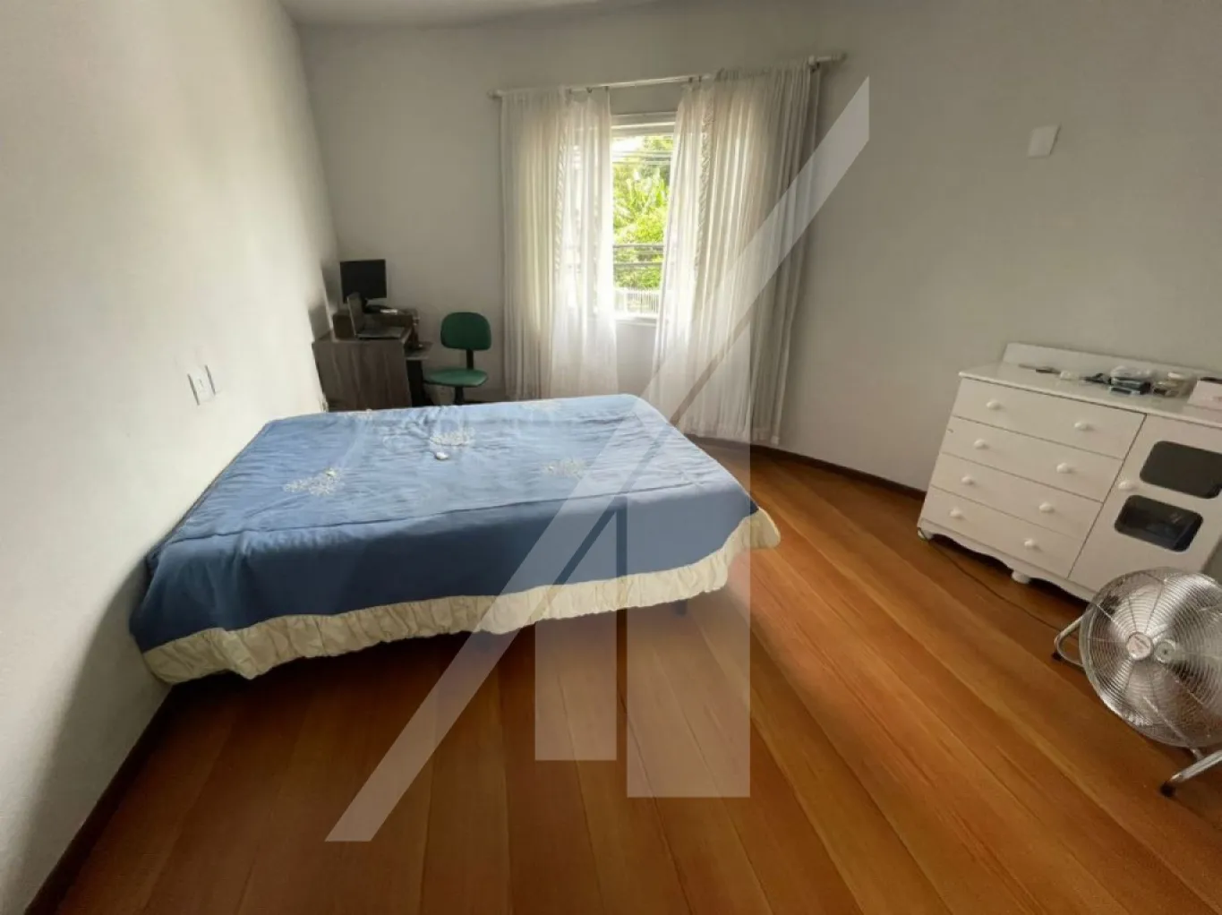 Apartamento, 79m de área privativa, 2 dormitórios, sendo uma suite, 1 vaga. — foto 6