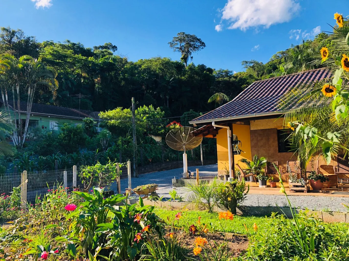 Excelente casa no centro da cidade de Pomerode, com 184,64m, edificada num terreno de 1.200,00m — foto 3