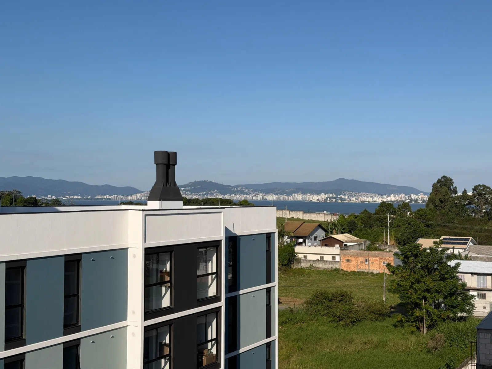 Apartamento à venda com 2 quartos, 1 vaga, 57m² na Rua Maria Oliveira no Serraria, São José