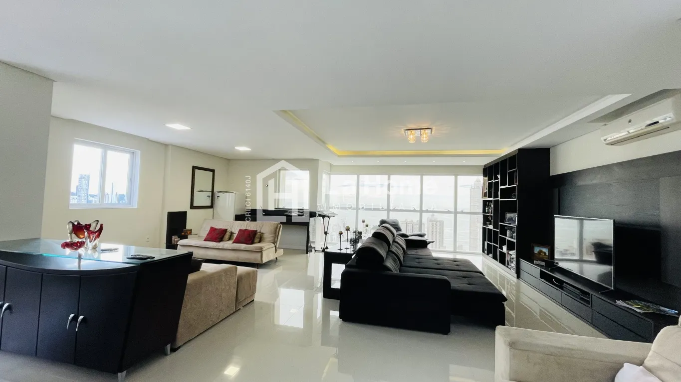 Apartamento em andar alto com 04 suítes sendo uma máster e 04 vagas de garagem à venda em Balneário Camboriú — foto 4