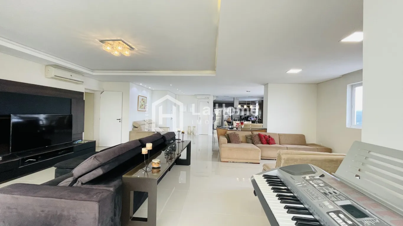 Apartamento em andar alto com 04 suítes sendo uma máster e 04 vagas de garagem à venda em Balneário Camboriú — foto 5