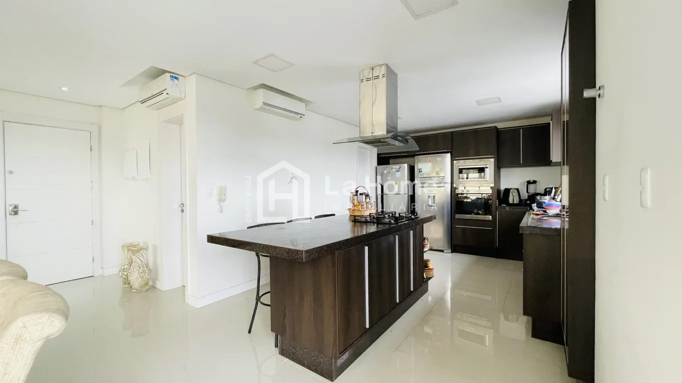 Apartamento em andar alto com 04 suítes sendo uma máster e 04 vagas de garagem à venda em Balneário Camboriú — foto 6