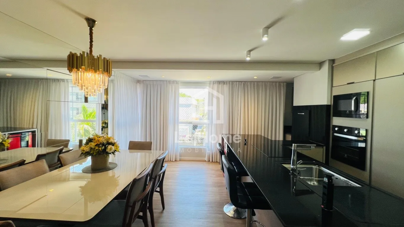 Apartamento semi mobiliado com 03 dormitórios sendo 01 suíte e 02 demi suítes, sacada com churrasqueira e 02 vagas de garagem, Bairro Fortaleza, Blumenau — foto 2