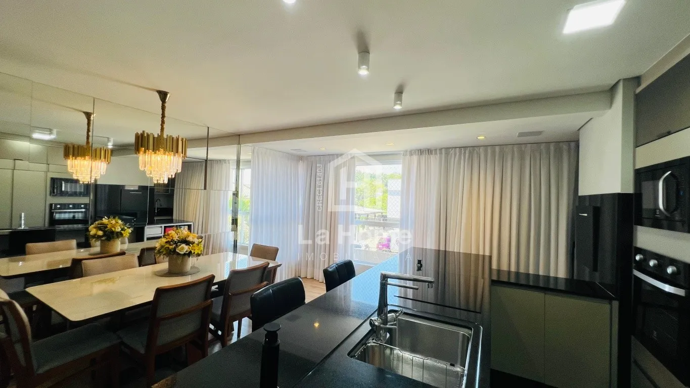 Apartamento semi mobiliado com 03 dormitórios sendo 01 suíte e 02 demi suítes, sacada com churrasqueira e 02 vagas de garagem, Bairro Fortaleza, Blumenau — foto 3