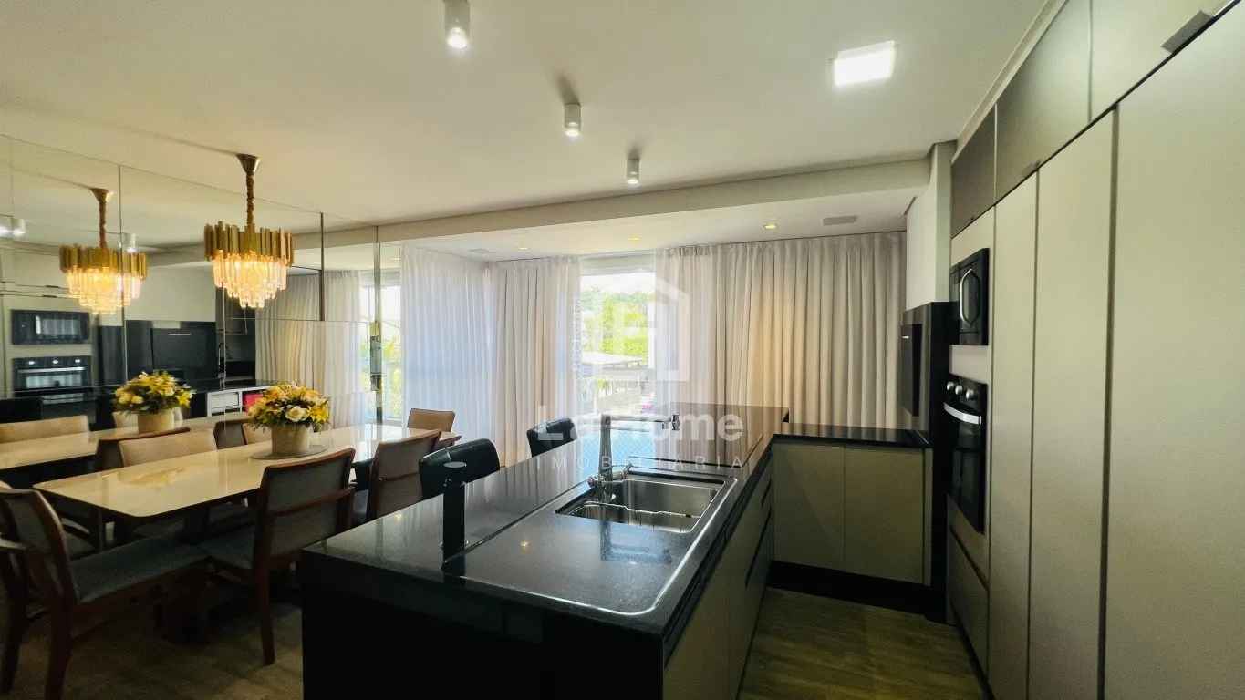 Apartamento semi mobiliado com 03 dormitórios sendo 01 suíte e 02 demi suítes, sacada com churrasqueira e 02 vagas de garagem, Bairro Fortaleza, Blumenau — foto 4