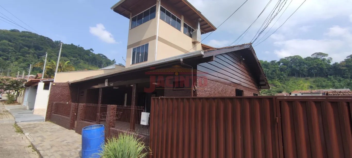 Excelente conjunto residencial no bairro Fortaleza Alta com 1 casa + 2 apartamentos — foto 2